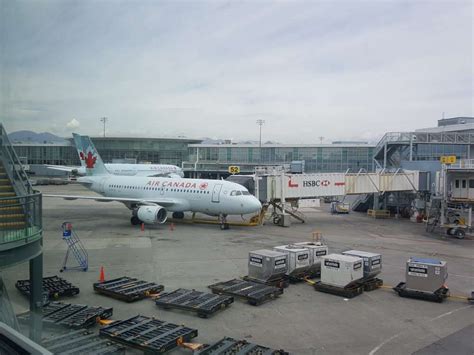 What Ottawa International Airport YOW has to Offer