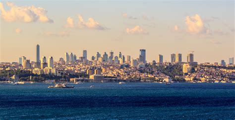 File:Modern Istanbul skyline.jpg - Wikimedia Commons