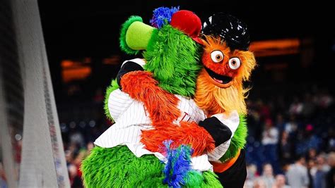 HOW FLYERS GRITTY BECAME AMERICA'S MASCOT! | Fast Philly Sports