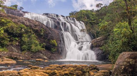 BEST WATERFALLS IN SRI LANKA - Ultimate Guide with 14 waterfalls