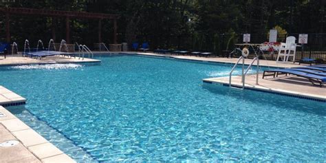 11 Awesome Student Housing Swimming Pools to Keep You Cool This Summer - uCribs