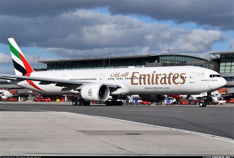 Boeing 777-300/ER - Emirates | Aviation Photo #5468069 | Airliners.net