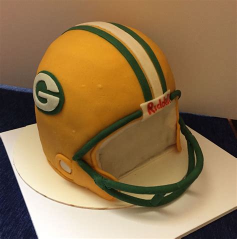 Helmet cake | Sport cakes, Cake, Helmet