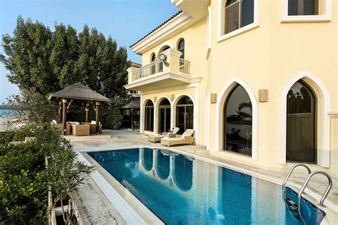 Dubai Holiday Villas with Pools » Dubai Holiday Villas