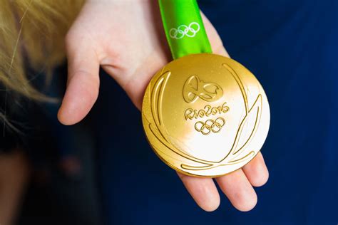 Teléfonos reciclados, será el material de las medallas de las ...