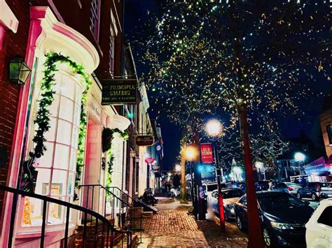 10 Great Festive Christmas Towns Near Washington DC