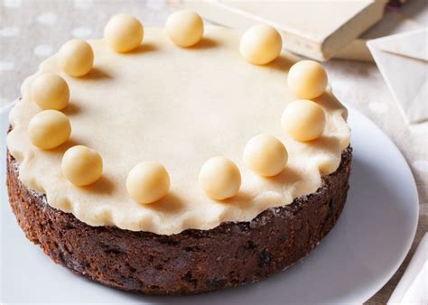 Simnel cake: what it is and what's the story behind it?