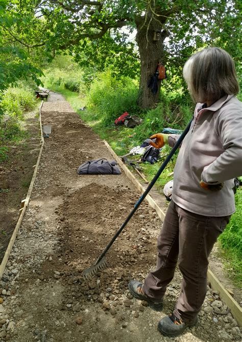 May 2023 ~ Hosehill Lake, Theale ~ Path maintenance and clearance