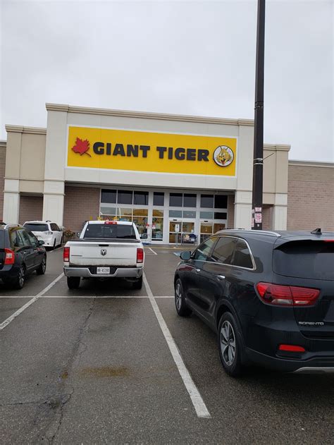 Giant Tiger - 9065 Airport Rd, Brampton, ON L6S 0B8, Canada