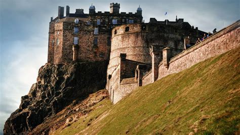 8 Facts About Edinburgh Castle | Mental Floss