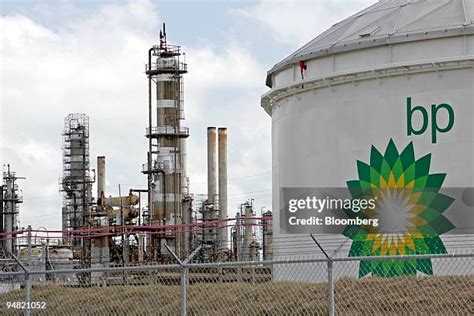 Texas City Refinery Explosion Photos and Premium High Res Pictures ...