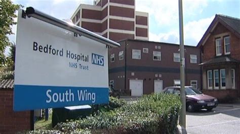 Bedford Hospital meeting held over children's services - BBC News