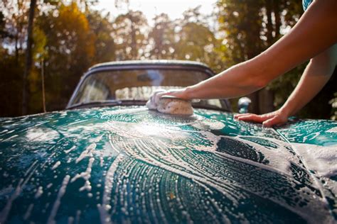 Can I use dish soap to wash my car? | The US Sun