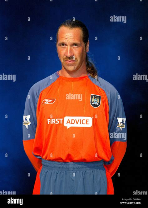 David seaman manchester city hi-res stock photography and images - Alamy