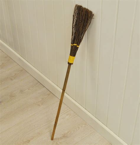 £7 Witches Broomstick for Halloween (86cm) by Premier 5053844033913 | eBay | Witches broomsticks ...