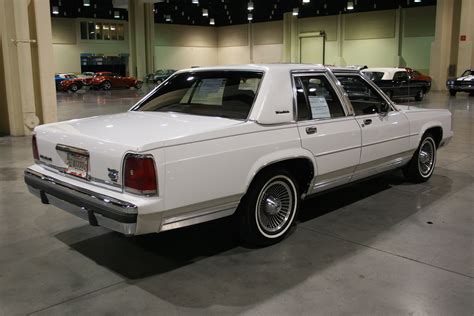 1988 FORD LTD CROWN VICTORIA LX For Sale at Vicari Auctions Biloxi, 2017