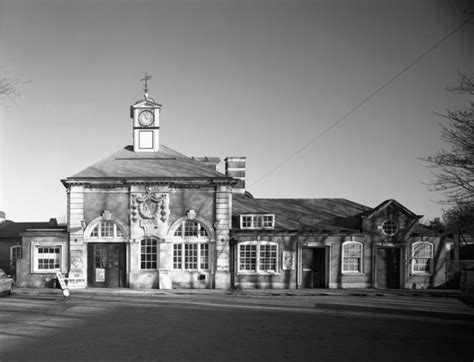 Hatch End Station, Harrow, London | RIBA pix