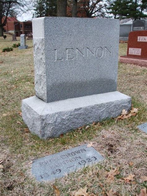 John Lennon's grave (Central Park, New York. Strawberry Fields ...