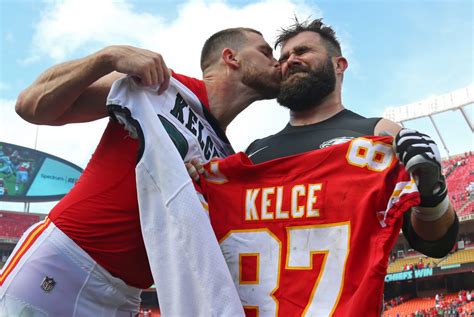 Donna Kelce hilariously reveals who she'll root for during Super Bowl 57