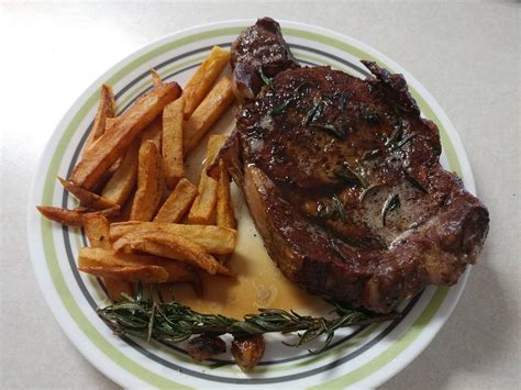 My first home cooked steak, 16 oz reverse seared ribeye : r/steak