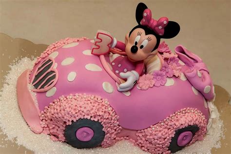 Pin by astrid kruithof on Food | Minnie mouse cake, Minnie mouse ...