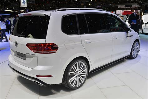 Volkswagen Touran Hybrid - reviews, prices, ratings with various photos