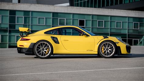 Porsche 911 GT2 RS review: wing and a prayer