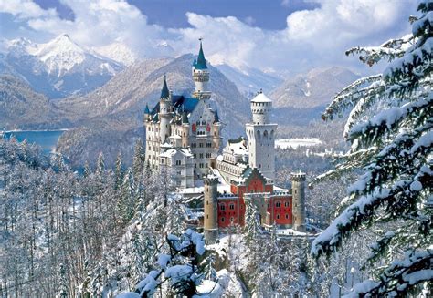 Amazon.com: Winter at Neuschwanstein Castle 2000pc Jigsaw Puzzle ...