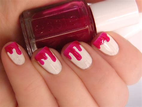 Super Easy Halloween Nail Art: Bloody Nails - Tea & Nail Polish