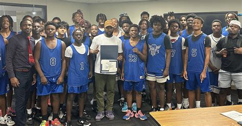 Wilmer-Hutchins Basketball coach inspires future leaders with launch of Esquire Club | The Hub