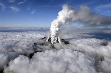 Mount Ontake - Deadly eruption in Japan - Pictures - CBS News