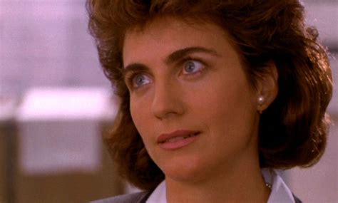 9 Facts About Betsy Brantley - Former 80's American Actress | Glamour Path