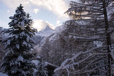 mountain matterhorn zermatt switzerland 10729745 Stock Photo at Vecteezy