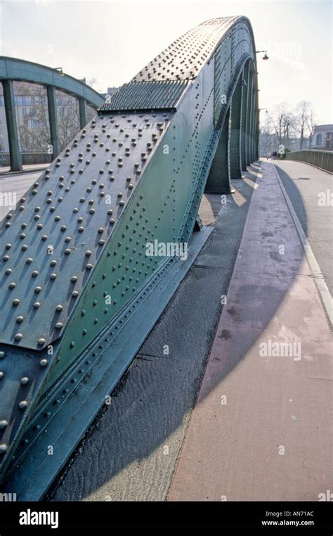 Bridge Berlin Spree 1 Stock Photo - Alamy