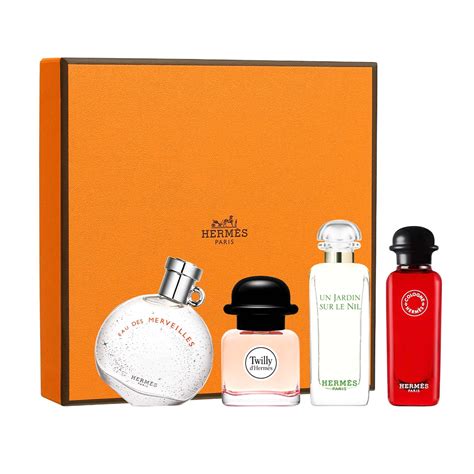 The 24 Best Perfume Gift Sets That Are Sure to Please | Who What Wear