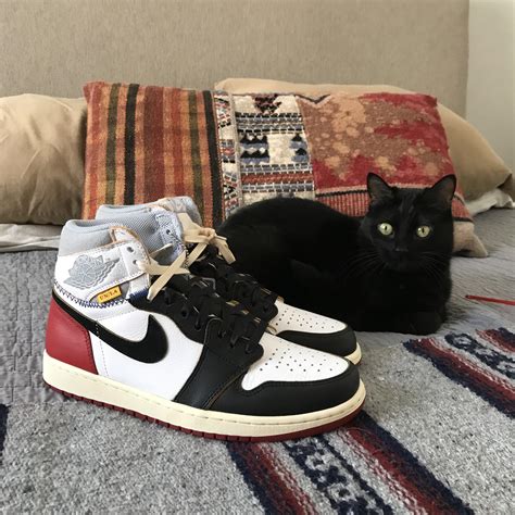 Cat Toes 🔴⚫️⚪️ : r/Sneakers