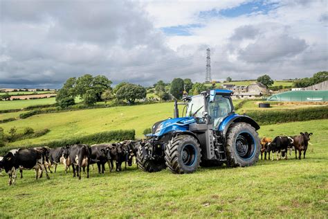 Dung-powered tractor drives down agricultural emissions