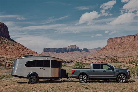 Airstream x REI Co-op SE Basecamp 20X is Match Made in Moab – Make ...