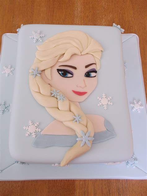 Birthday Cakes - My Birthday cake with a handcut Elsa from Frozen on the top x Bolo Frozen ...