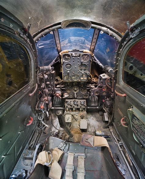 The cockpit of the Bell P-39Q-15-BE Airacobra "Galloping Gertie" : cockpits