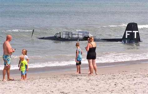 World War II-Era Plane Makes Emergency Landing: In Surf Off Florida ...