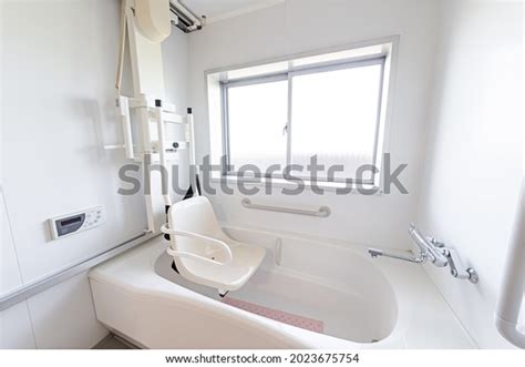 503 Nursing Home Bath Tub Images, Stock Photos, 3D objects, & Vectors ...