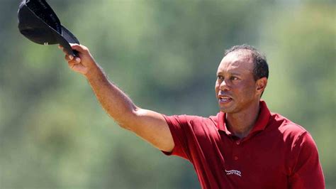 Tiger Woods and Verne Lundquist farewell goes viral because of tree – NBC Bay Area