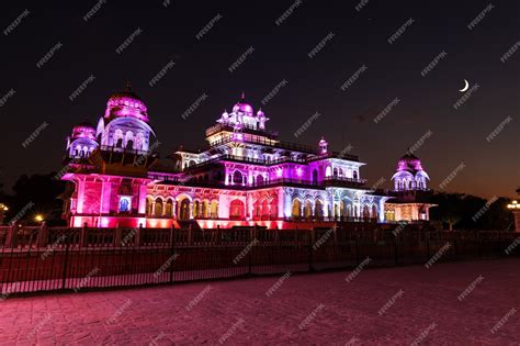 Premium Photo | Albert hall museum in india, jaipur, night illumination.