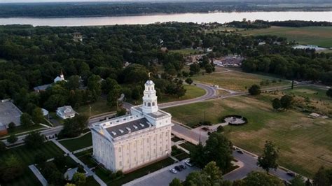 Nauvoo Illinois Temple Photograph Gallery | ChurchofJesusChristTemples.org