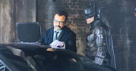 The Batman Footage Reveals New Look at Commissioner Gordon and the Dark Knight