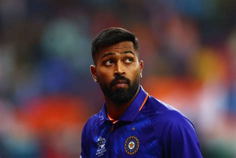 Hardik Pandya flaunts his new hairstyle