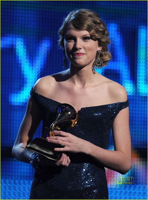 Taylor Swift Wins Album of the Year Grammy For 'Fearless': Photo 2413254 | 2010 Grammy Awards ...