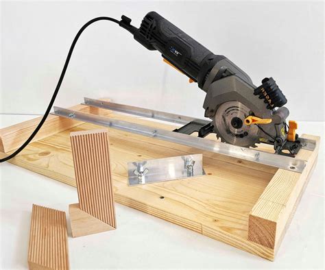 How to Make Very Simple a Circular Saw Crosscut Jig and Router Guide 2 ...