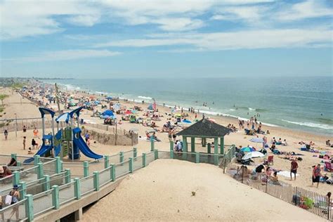 16 Best Beaches in Rhode Island (for 2022)